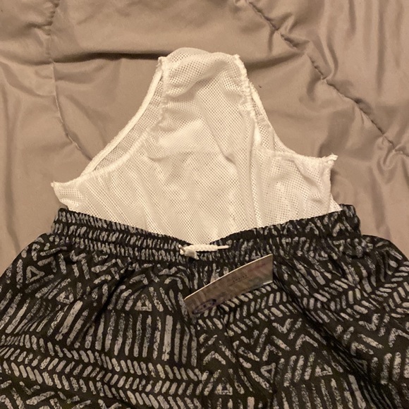 Swim trunks Brand New Boys Short size 11/12T - Picture 4 of 6